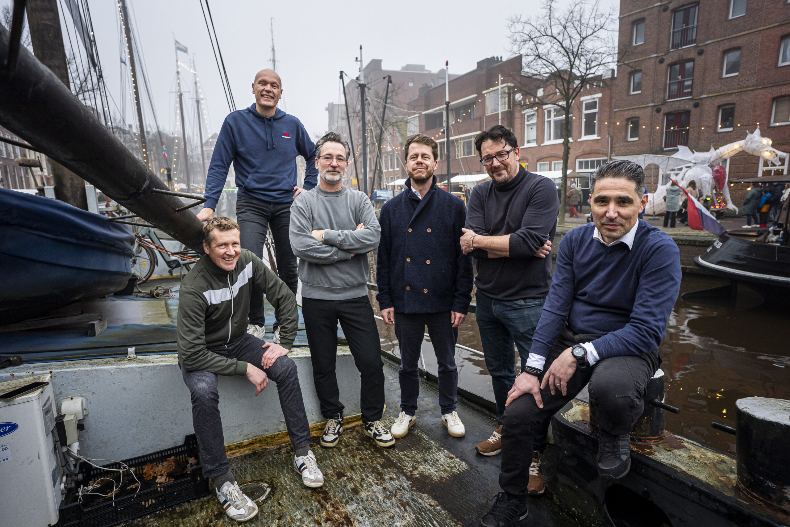 VanDeStraat Zingt Kerst in ’t Gronings: Hét decemberhoogtepunt in Zuidhorn! + DJ Jan van Funk · S C C Zuidhorn, Zuidhorn · za 19 dec 2026